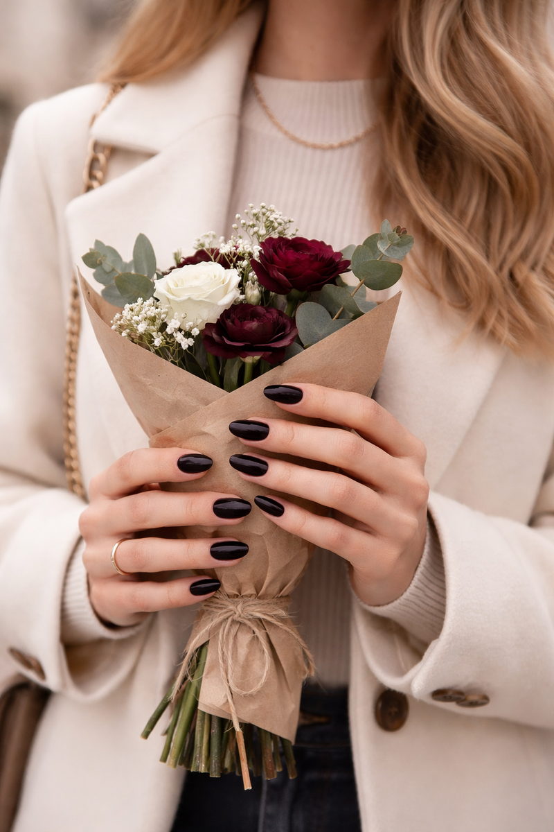 Illustration collection Dark Elegance — Press-on Nails aux teintes profondes et sophistiquées, LYLY Nails