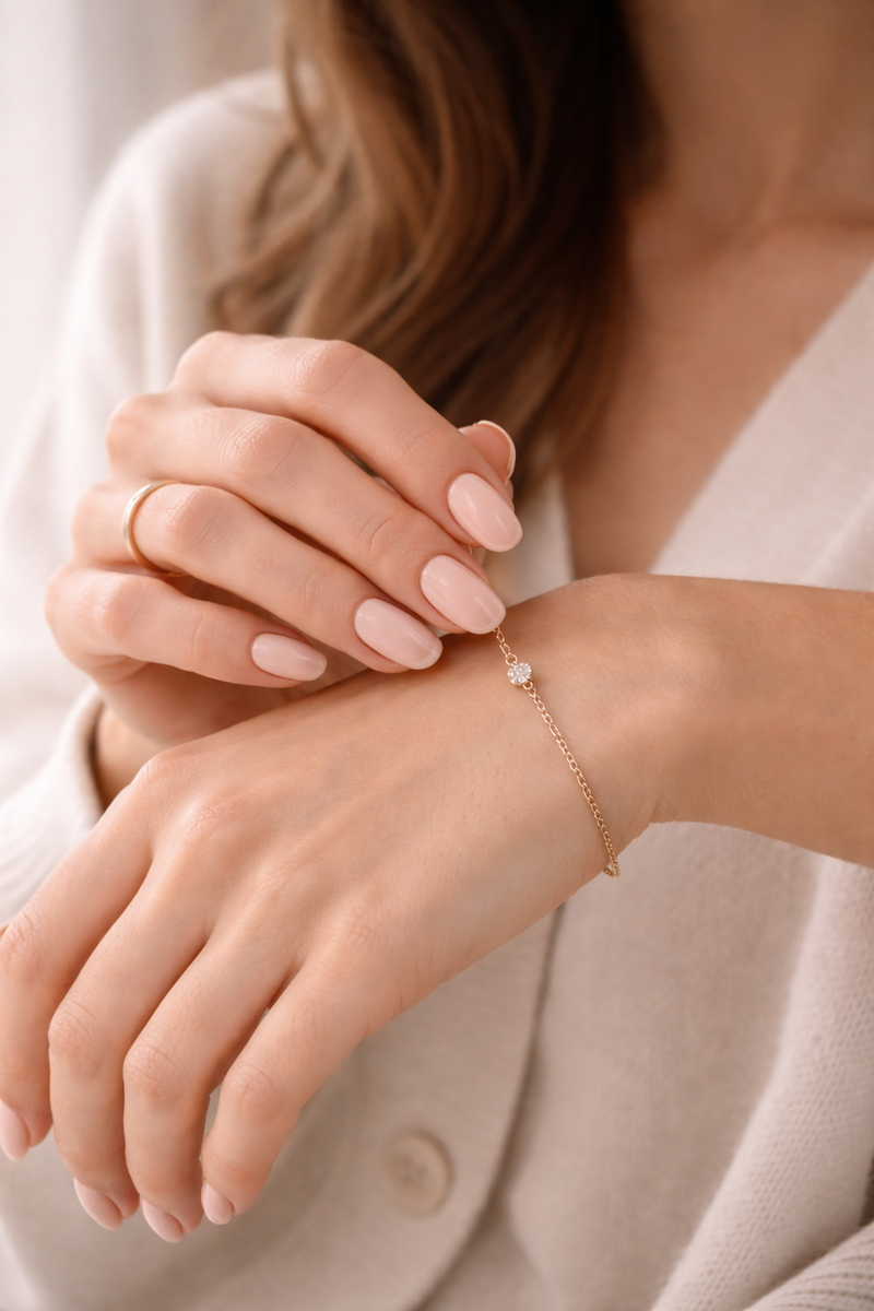 Illustration collection Les Nudes Indispensables — Press-on Nails naturels et lumineux pour un style chic, LYLY Nails