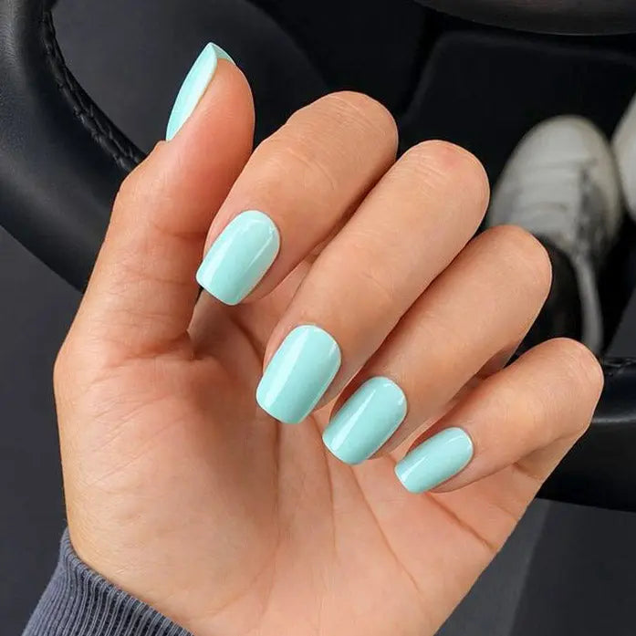 Illustration forme carrée Press-on Nails, look net, moderne et structuré, LYLY Nails
