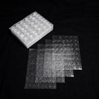 Pads adhésifs transparents pour ongles press-on LYLY Nails – stickers double face haute tenue inclus dans le kit manucure Press-on, permettant une pose rapide des faux ongles sans colle ni lampe UV.
