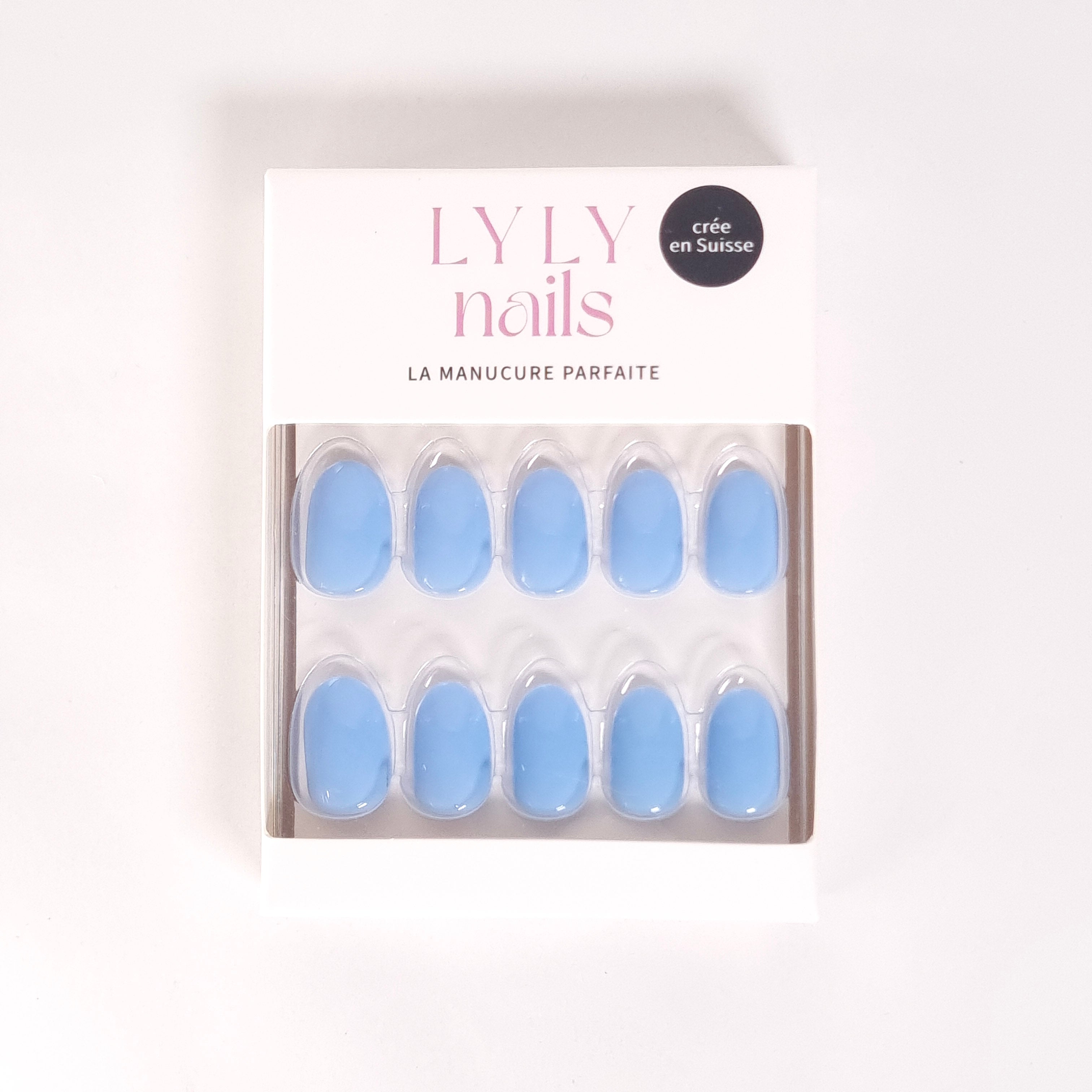 Conditionnement Press-on Nails Bleu Ciel arrondi court — kit LYLY Nails créé en Suisse