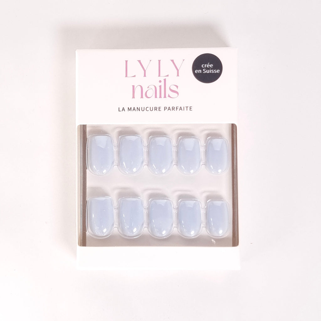 Packaging Press-on Nails Bleu Glacier carré court — kit LYLY Nails créé en Suisse
