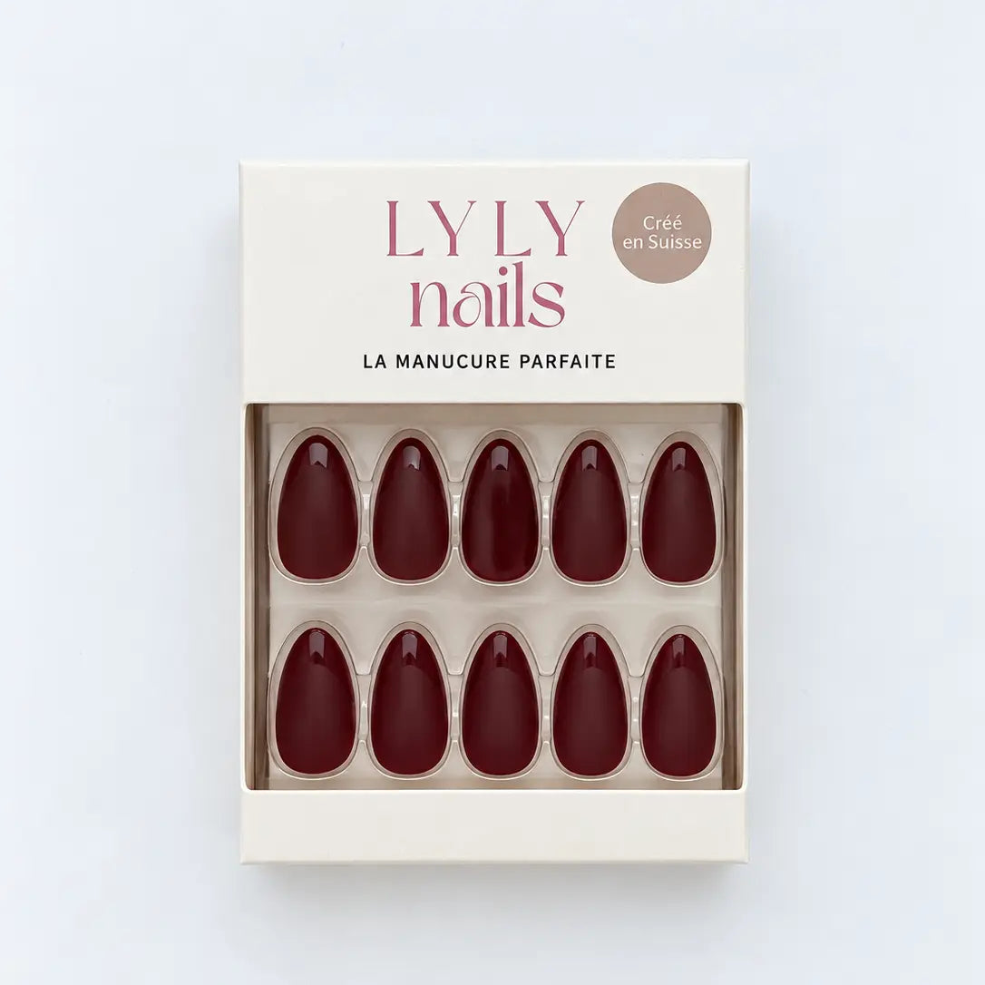 Ongles press-on Lyly Nails french bordeaux, forme amande, longueur courte