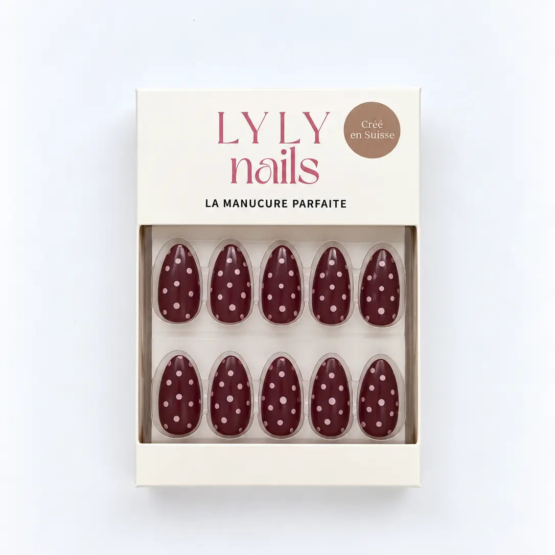 Packaging faux ongles Press-on Nails Cherry Polka forme amande courte, kit manucure LYLY Nails