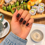 Faux ongles Press-on Nails Dark Mocha carré court en situation, style élégant au quotidien LYLY Nails