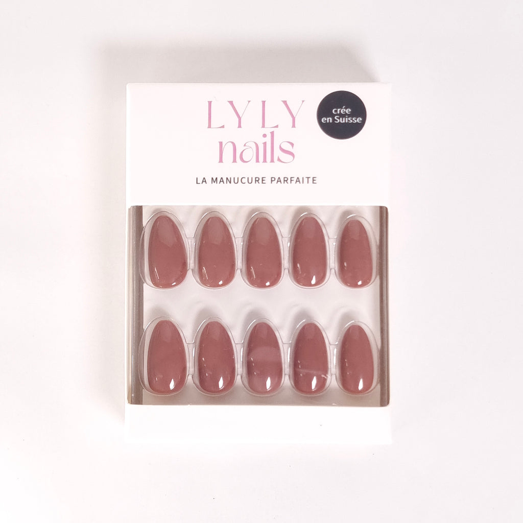Boîte Press-on Nails Marron Glacé — kit forme amande courte LYLY Nails