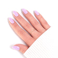 Press-on Nails Rose Dragée forme arrondie courte — manucure douce et délicate portée sur main LYLY Nails