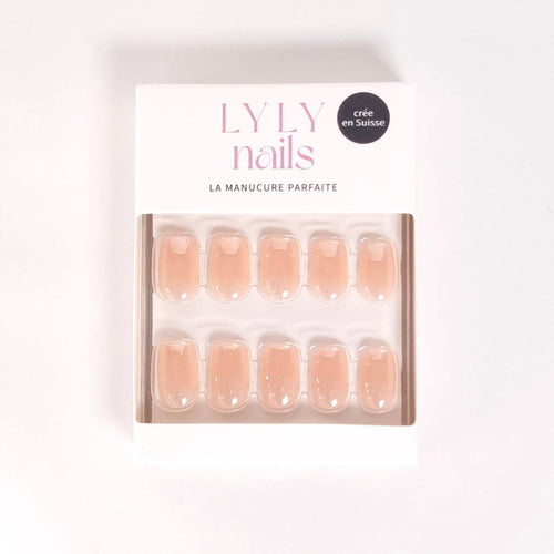 Conditionnement Press-on Nails Rose Nude Brillant — kit carré court LYLY Nails