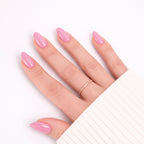 Manucure Press-on Nails Rose Orchidée — forme amande courte, teinte florale gros plan LYLY Nails