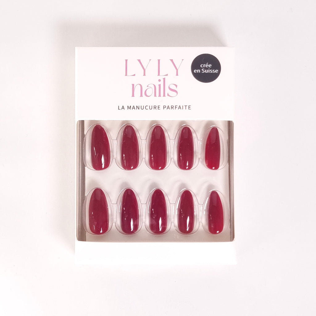 Boîte Press-on Nails Rouge Cerise — kit manucure longueur moyenne forme amande LYLY Nails