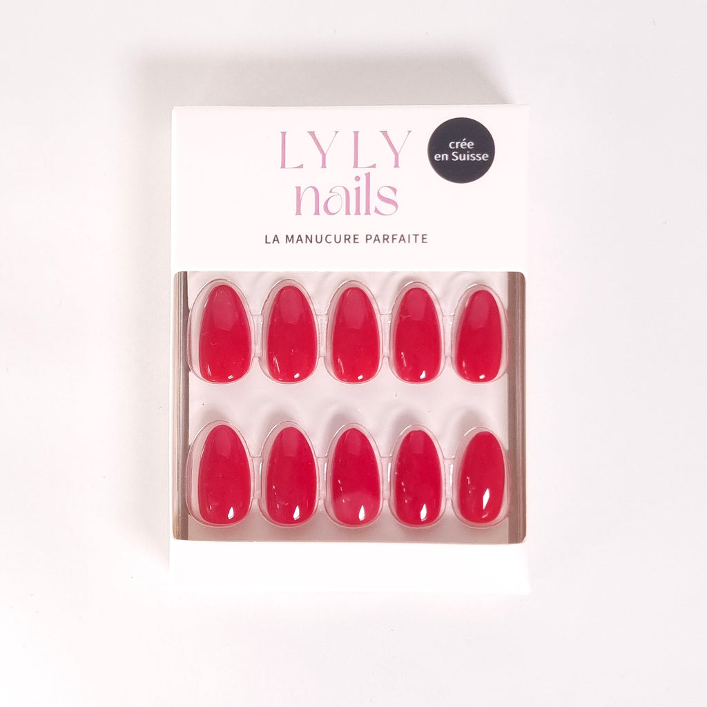 Kit Press-on Nails Rouge Coquelicot forme amande courte — packaging marque suisse LYLY Nails