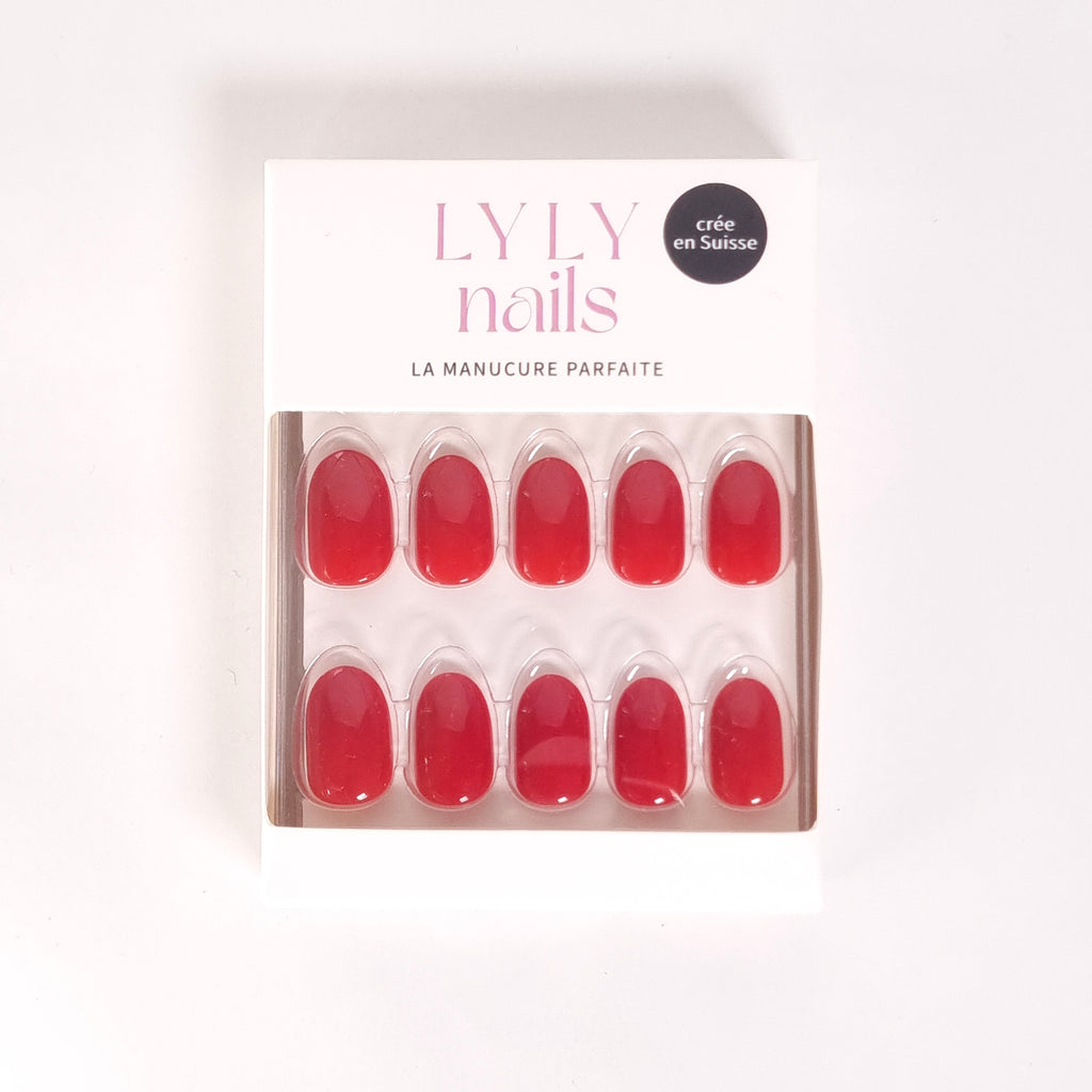 Boîte Press-on Nails Rouge Tomate arrondi court — kit LYLY Nails créé en Suisse